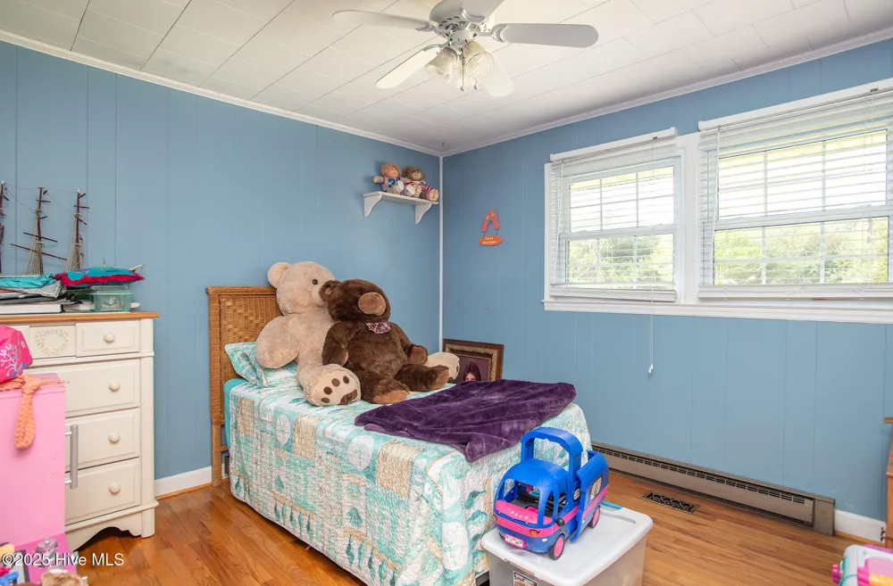2596 Cedar Island Road Cedar Island, NC 28520