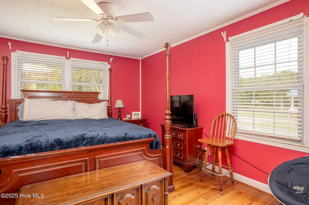 2596 Cedar Island Road Cedar Island, NC 28520