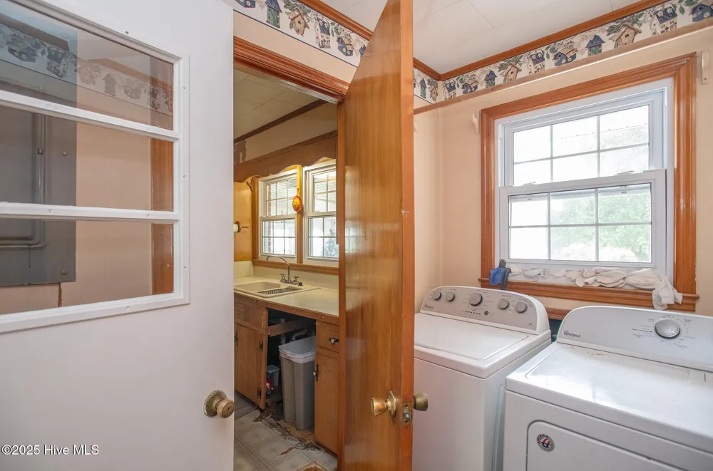 2596 Cedar Island Road Cedar Island, NC 28520