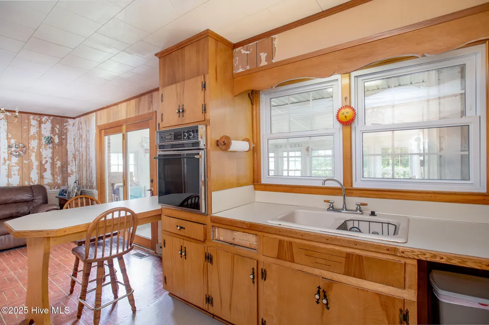 2596 Cedar Island Road Cedar Island, NC 28520