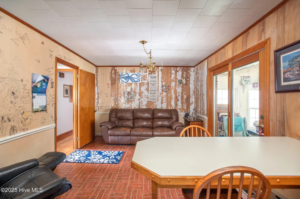 2596 Cedar Island Road Cedar Island, NC 28520