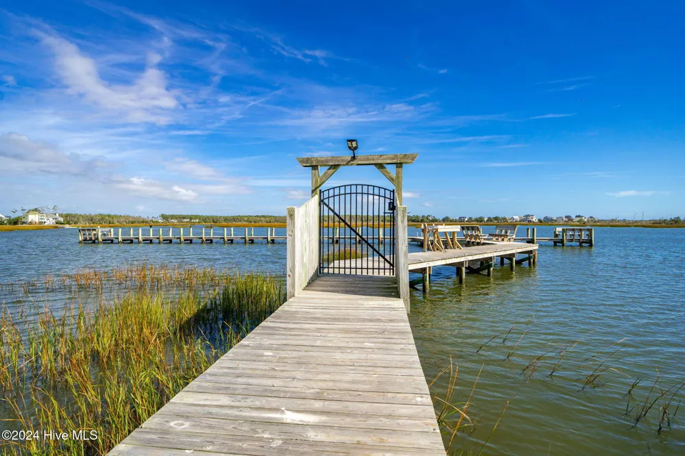 1602 Mainsail Road Morehead City, NC 28557