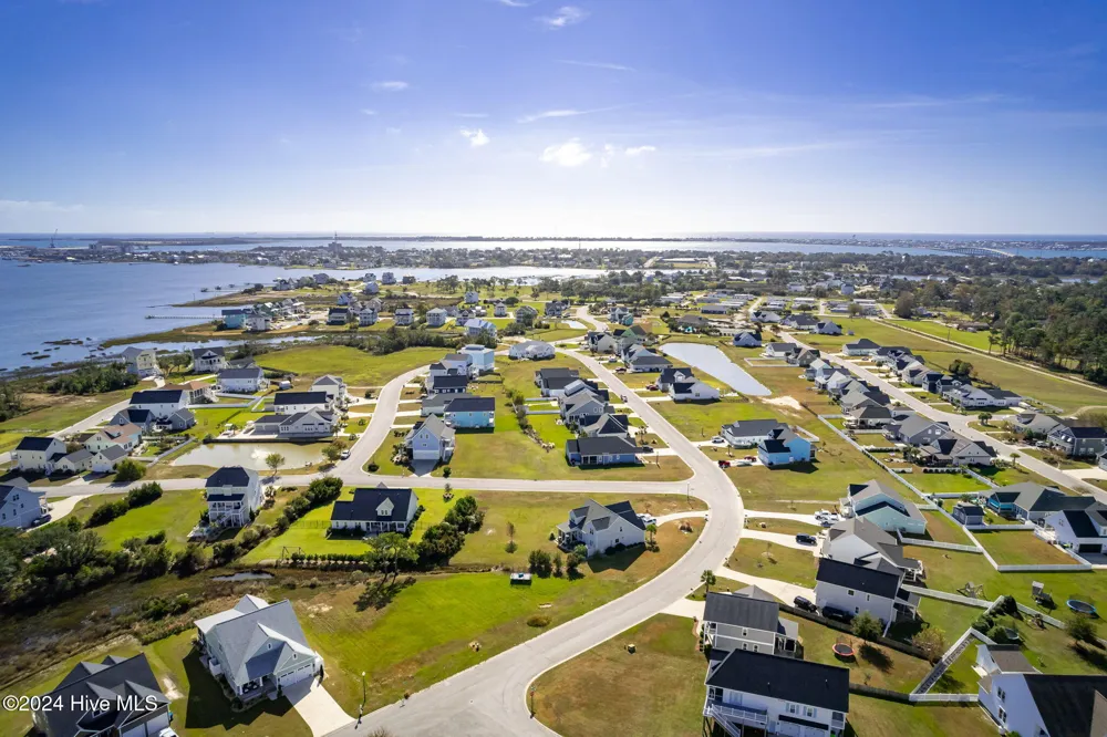 1602 Mainsail Road Morehead City, NC 28557