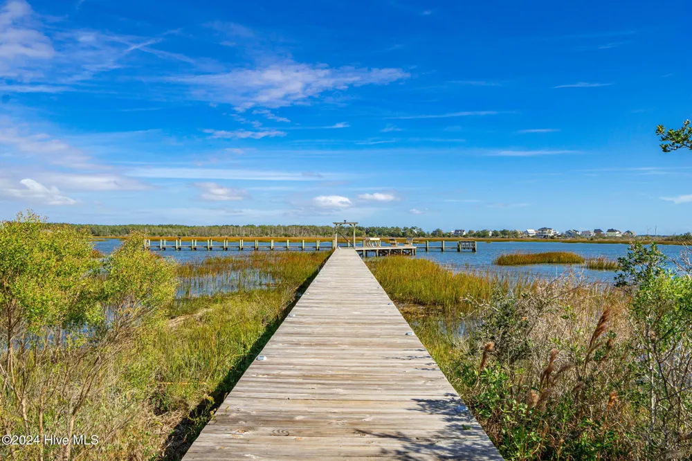 1602 Mainsail Road Morehead City, NC 28557
