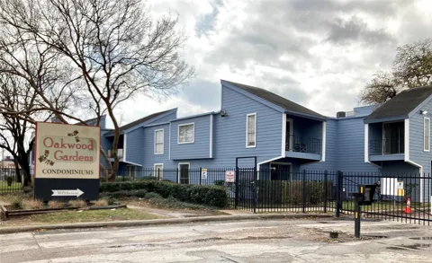 5625 Antoine Drive #820