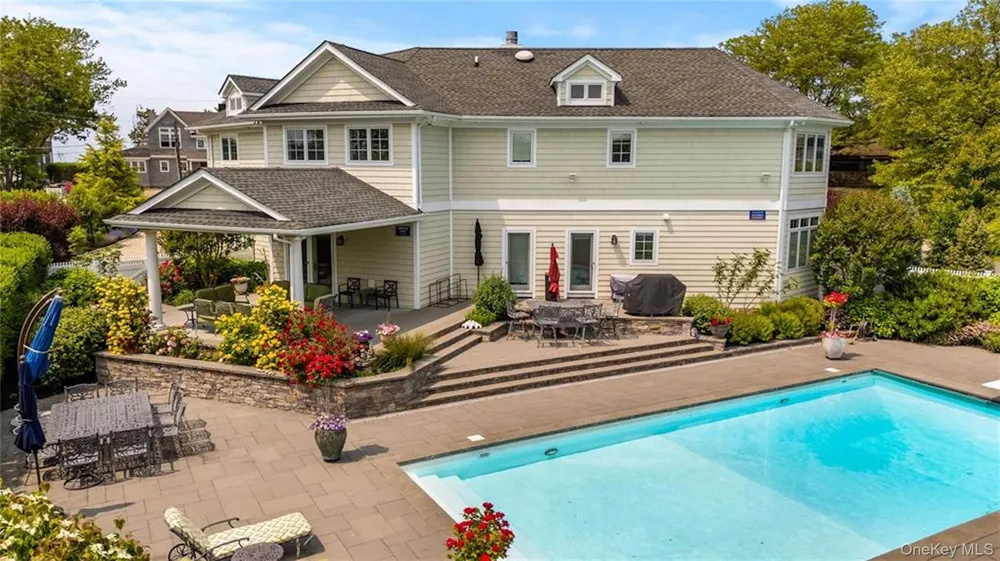695 Sound Drive Greenport, NY 11944