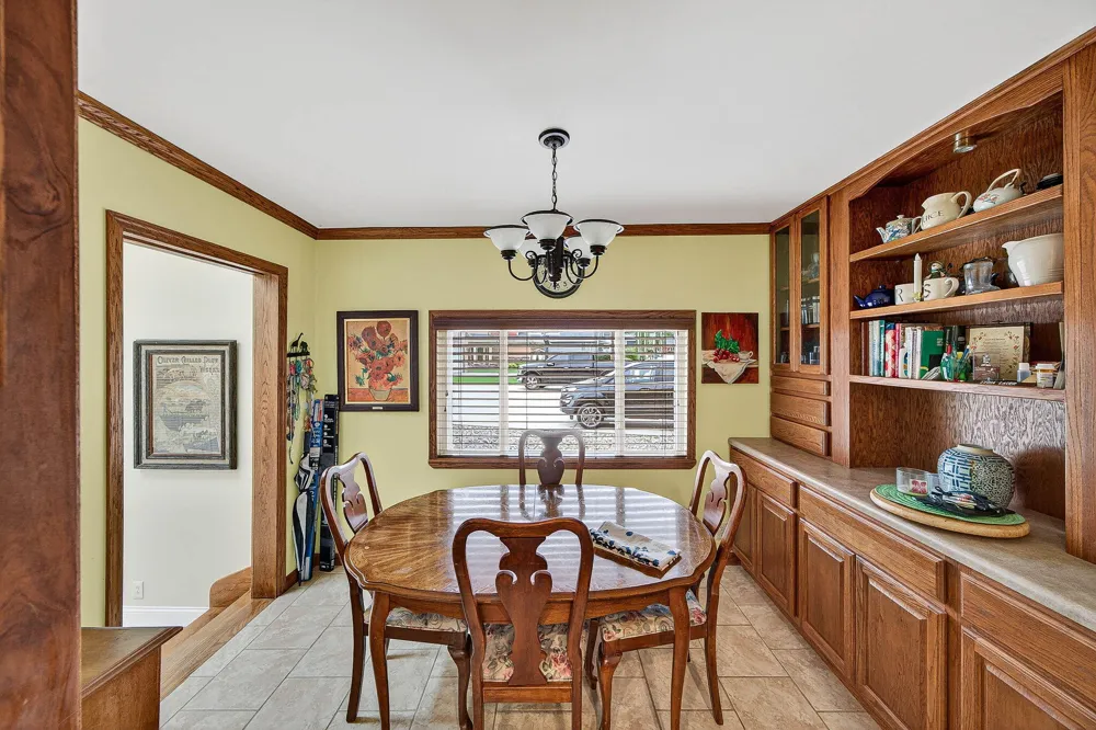 68800 S Shore Drive Edwardsburg, MI 49112