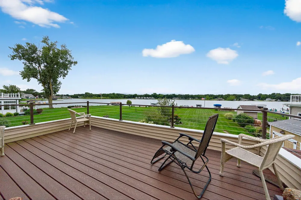 68800 S Shore Drive Edwardsburg, MI 49112