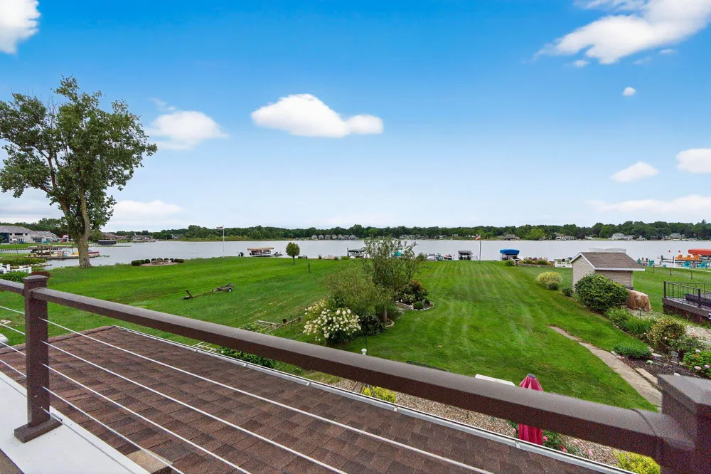 68800 S Shore Drive Edwardsburg, MI 49112