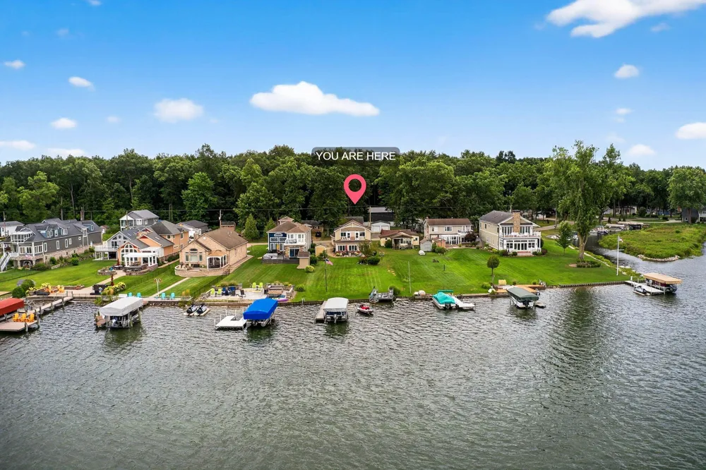 68800 S Shore Drive Edwardsburg, MI 49112