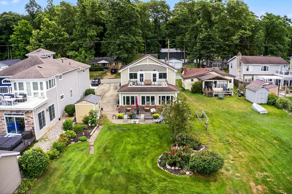 68800 S Shore Drive Ontwa Township, MI 49112