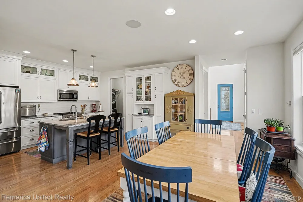 301 River Wood Trail Milford Village, MI 48381