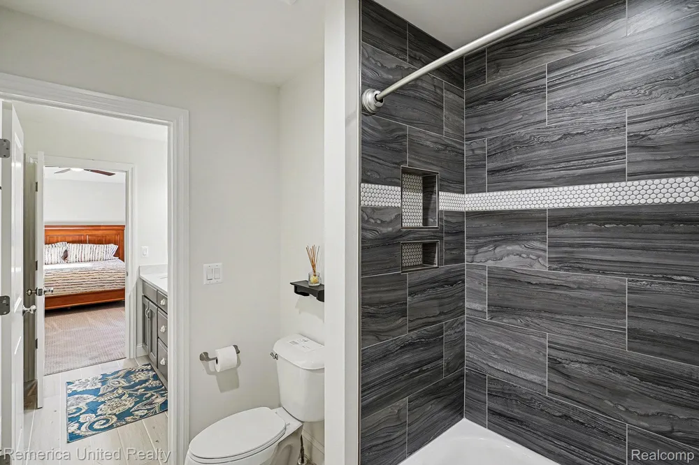 301 River Wood Trail Milford Village, MI 48381
