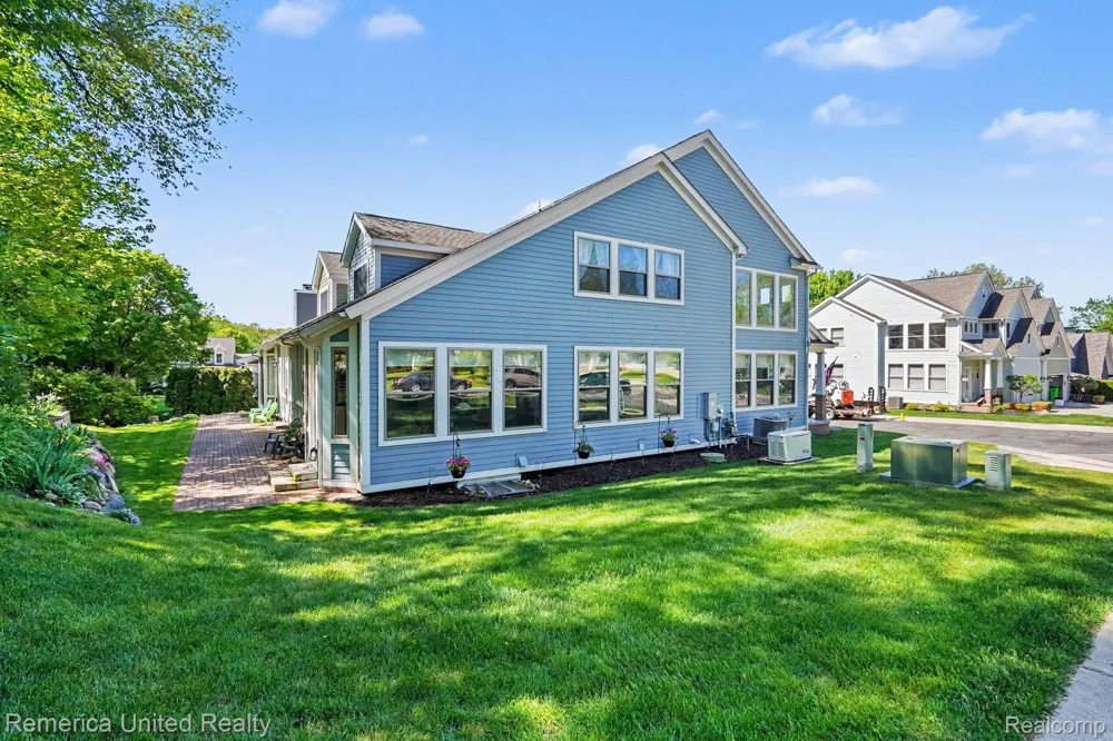 301 River Wood Trail Milford Village, MI 48381