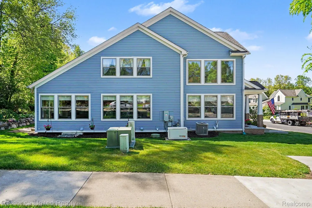 301 River Wood Trail Milford Village, MI 48381