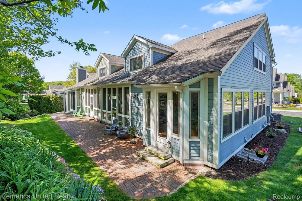 301 River Wood Trail Milford Village, MI 48381