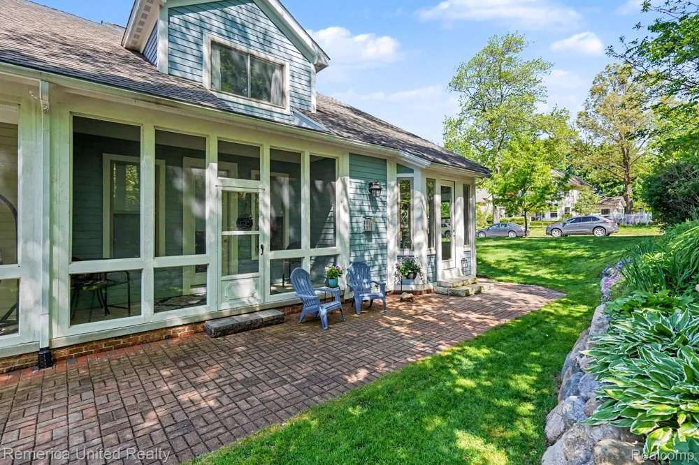 301 River Wood Trail Milford Village, MI 48381