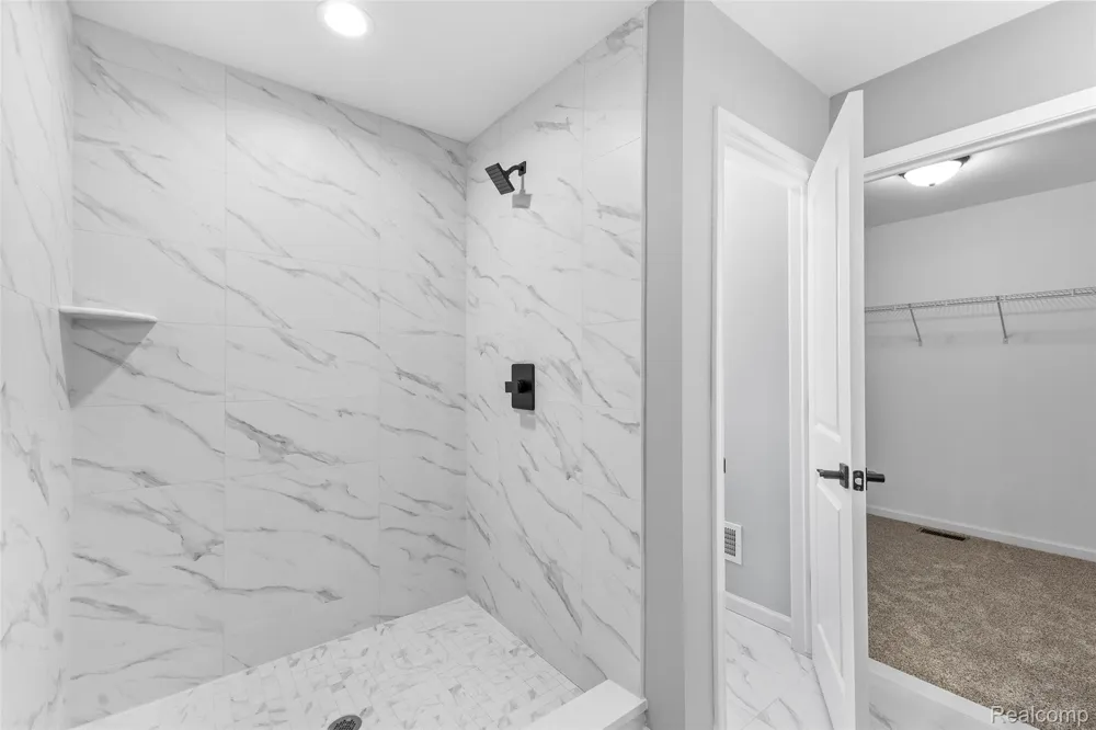 5212 Farmridge Lane Grand Blanc City, MI 48439