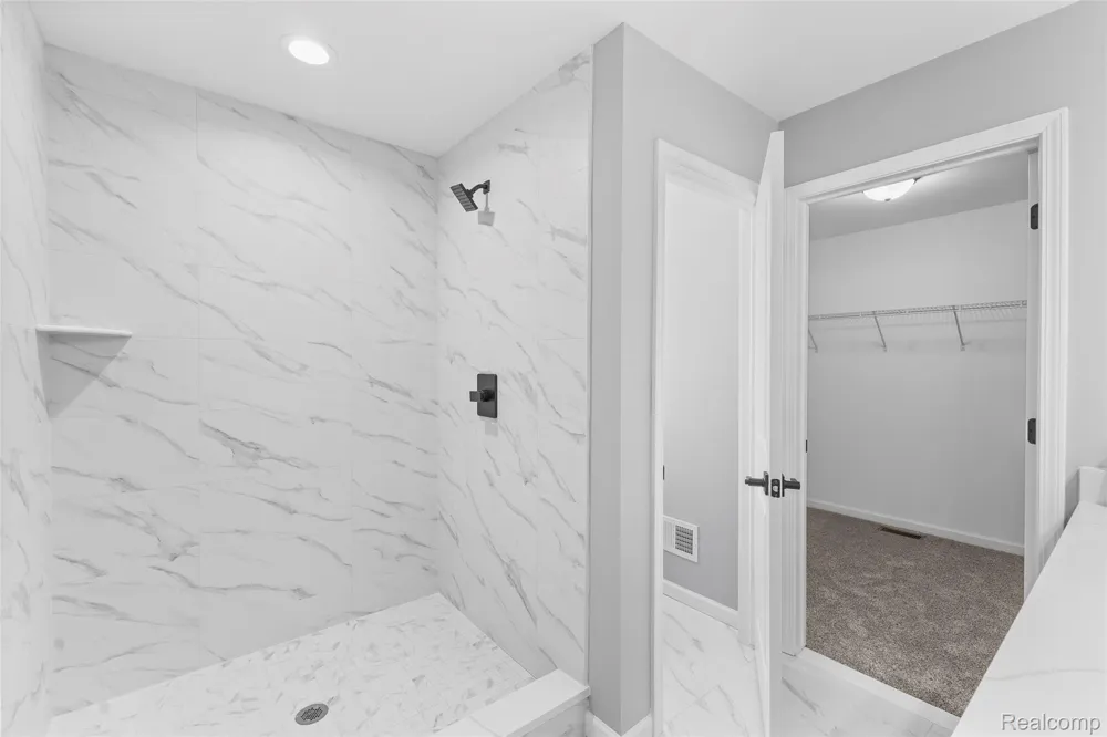5212 Farmridge Lane Grand Blanc City, MI 48439