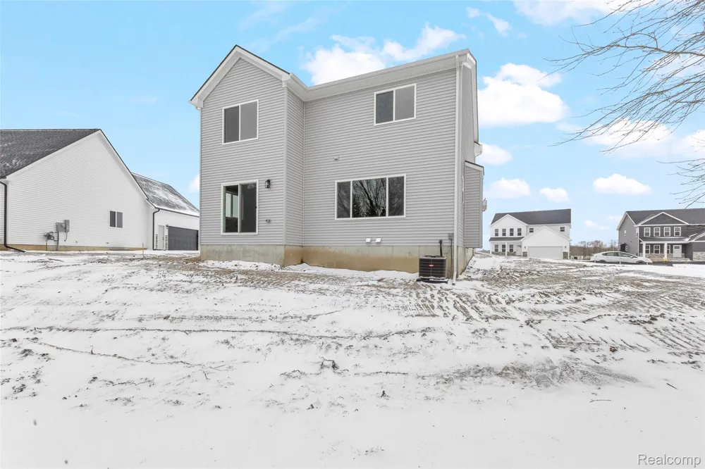 5212 Farmridge Lane Grand Blanc City, MI 48439