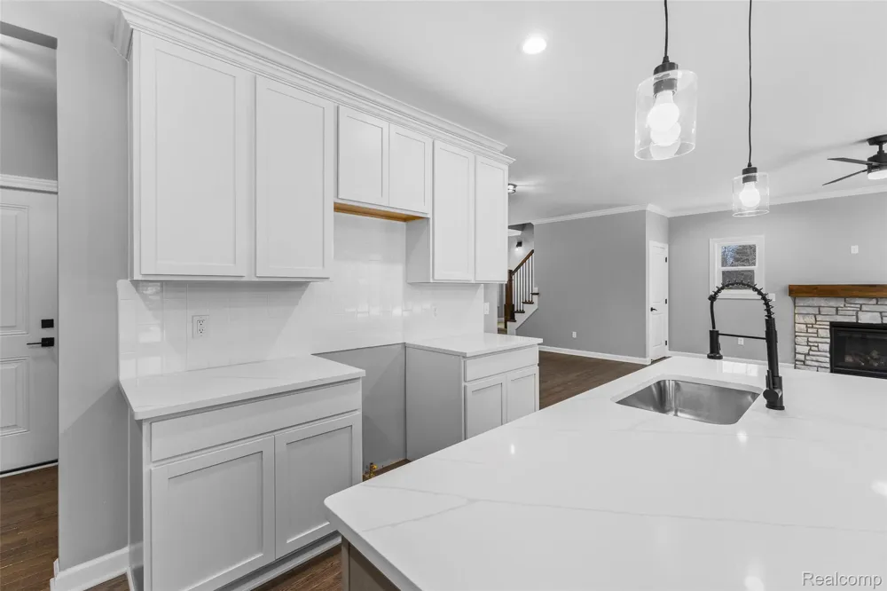 5212 Farmridge Lane Grand Blanc City, MI 48439