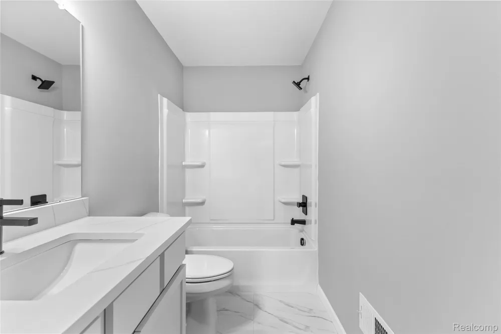5212 Farmridge Lane Grand Blanc City, MI 48439