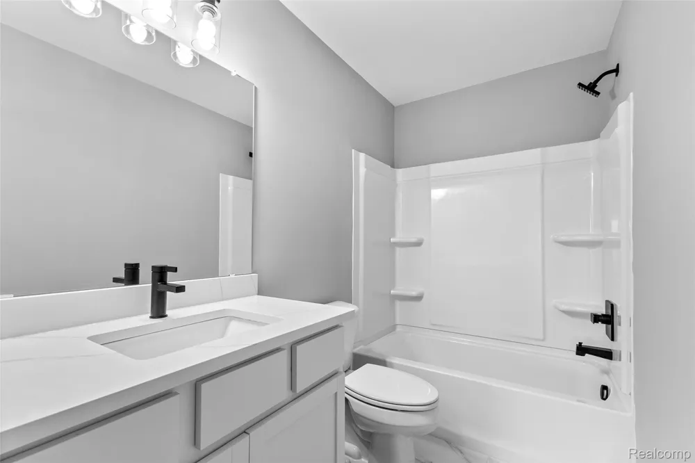 5212 Farmridge Lane Grand Blanc City, MI 48439