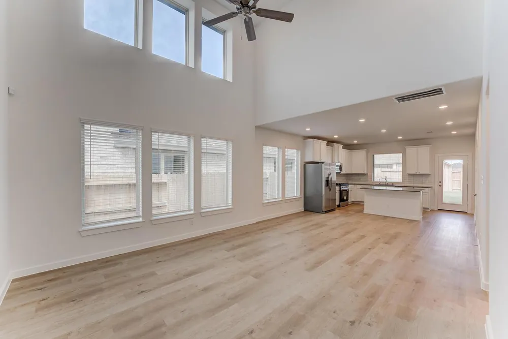 140 Bloomington Loop Hutto, TX 78634