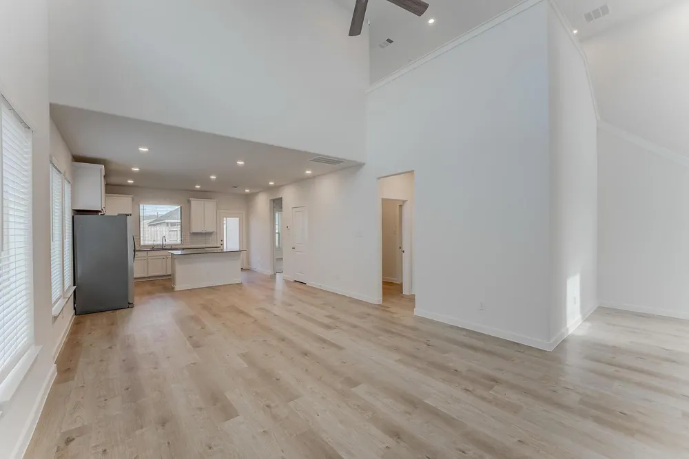 140 Bloomington Loop Hutto, TX 78634