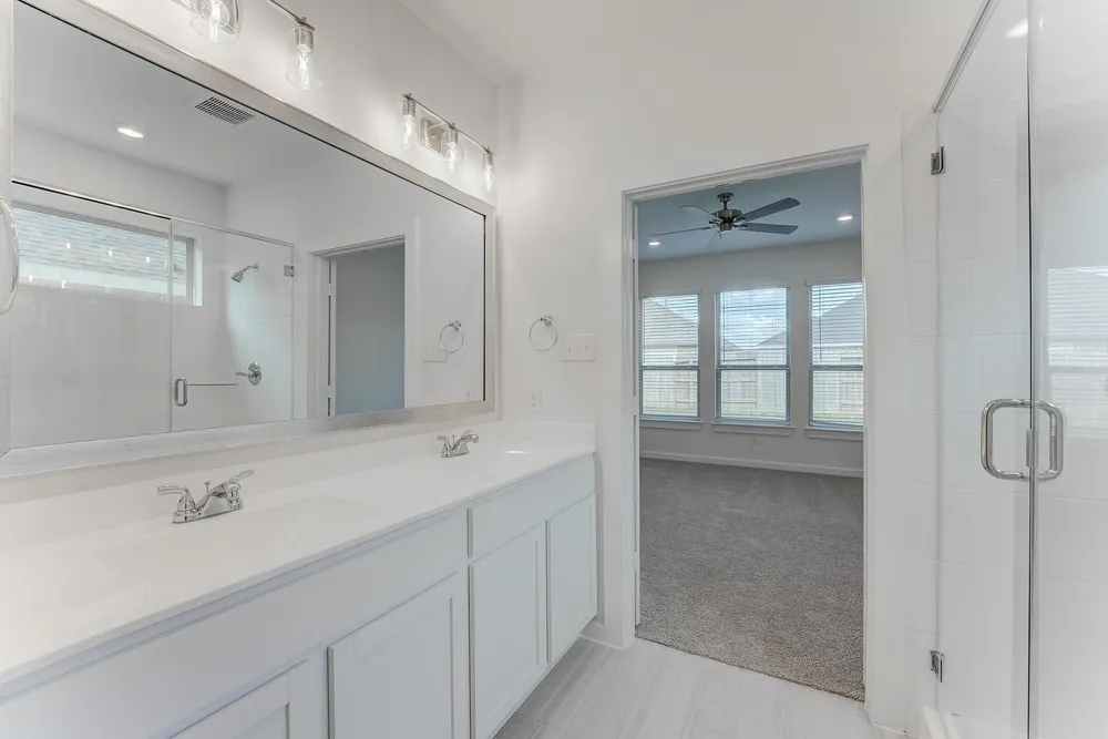140 Bloomington Loop Hutto, TX 78634