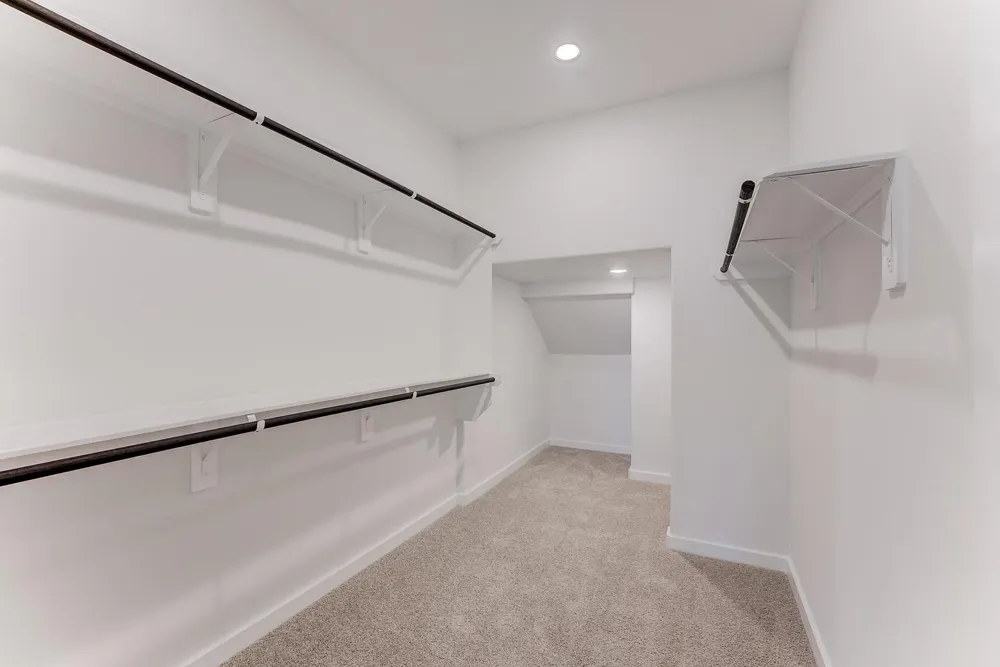 140 Bloomington Loop Hutto, TX 78634