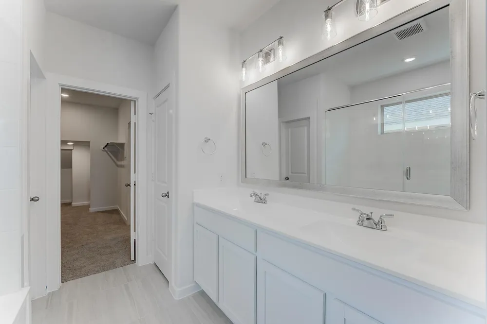 140 Bloomington Loop Hutto, TX 78634