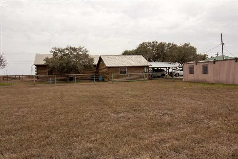 11701 Hwy 359 Mathis, TX 78368