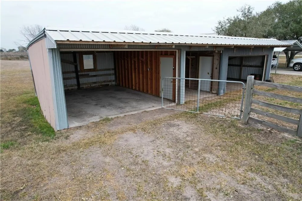 11701 Hwy 359 Mathis, TX 78368