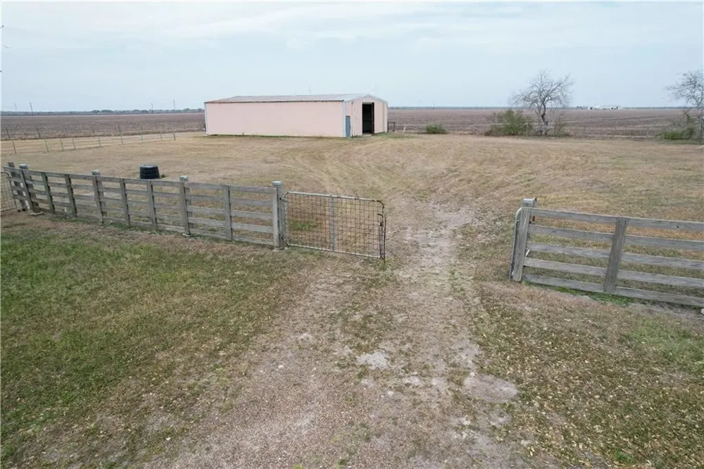 11701 Hwy 359 Mathis, TX 78368