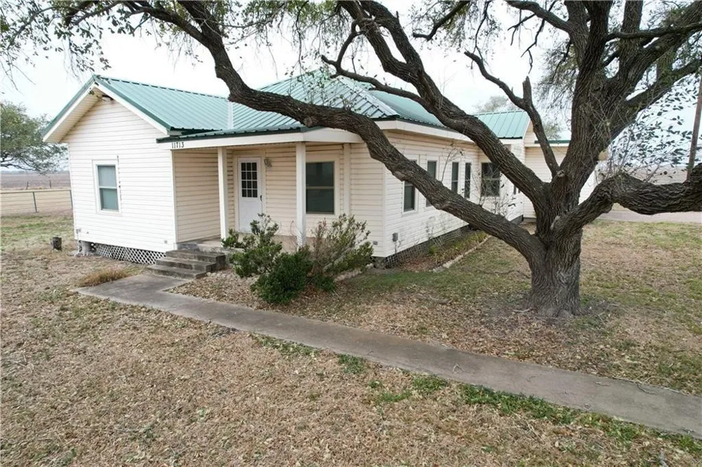 11701 Hwy 359 Mathis, TX 78368