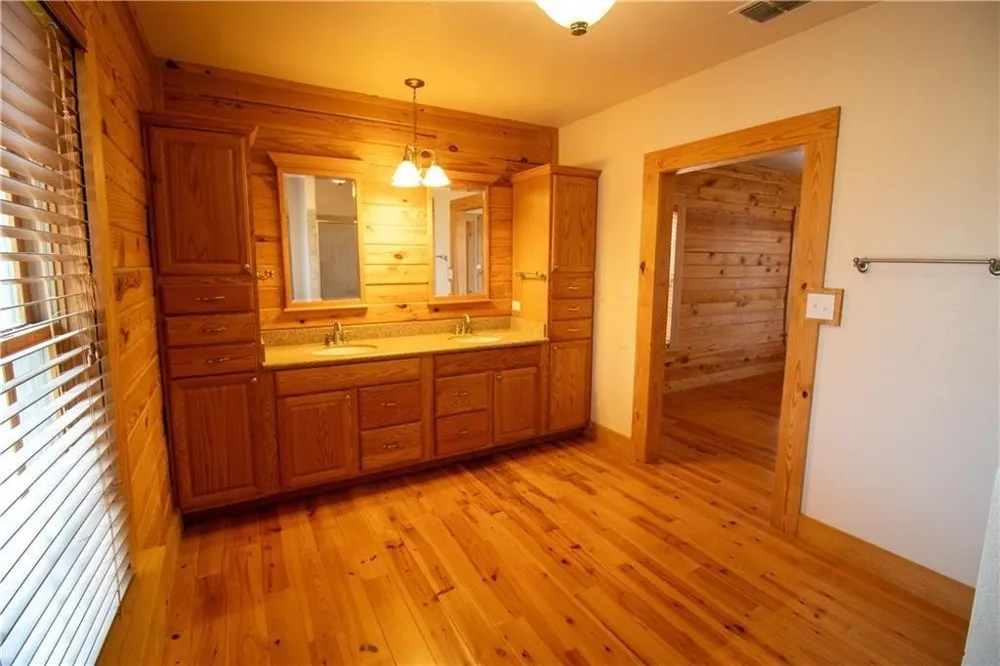11701 Hwy 359 Mathis, TX 78368