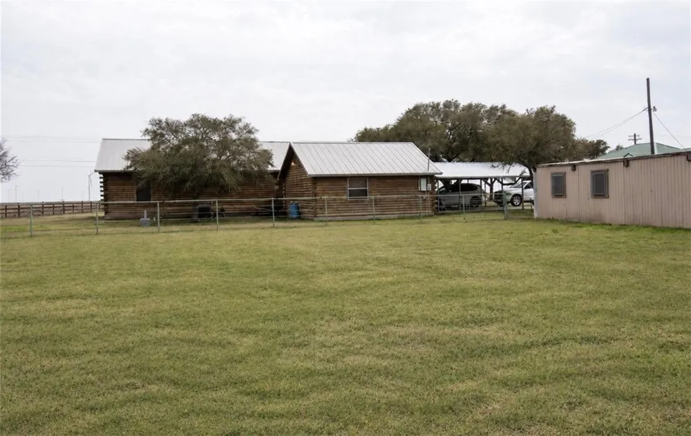 11701 Hwy 359 Mathis, TX 78368