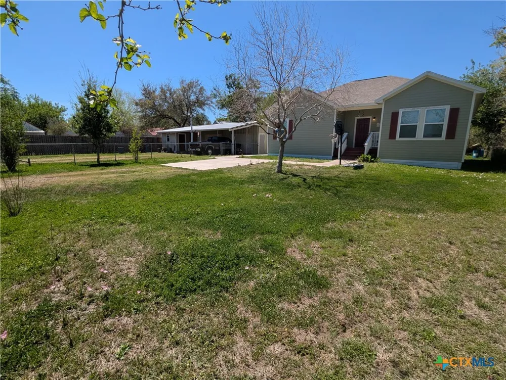 240 S Rail Street Bloomington, TX 77951