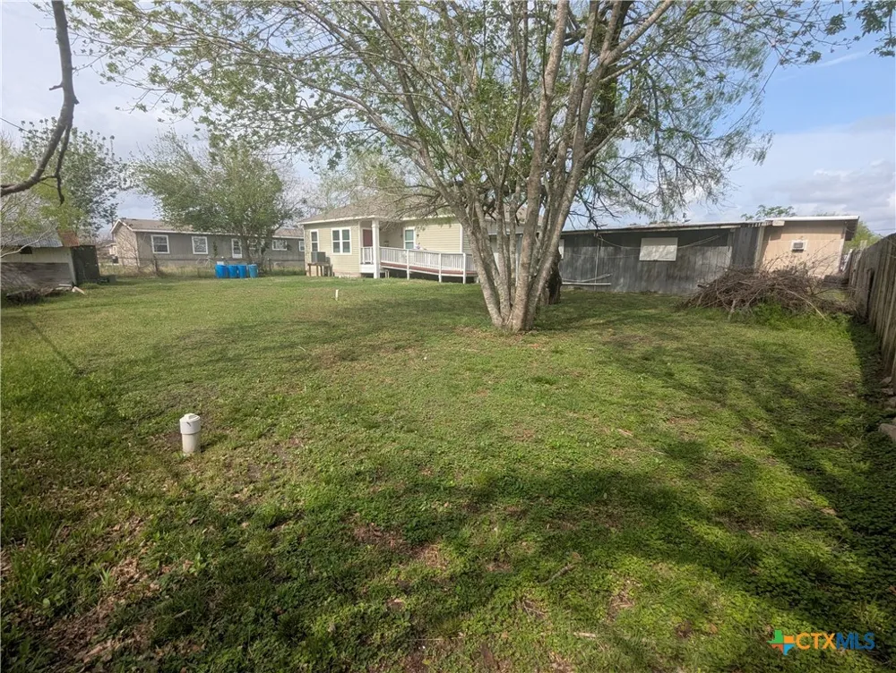 240 S Rail Street Bloomington, TX 77951