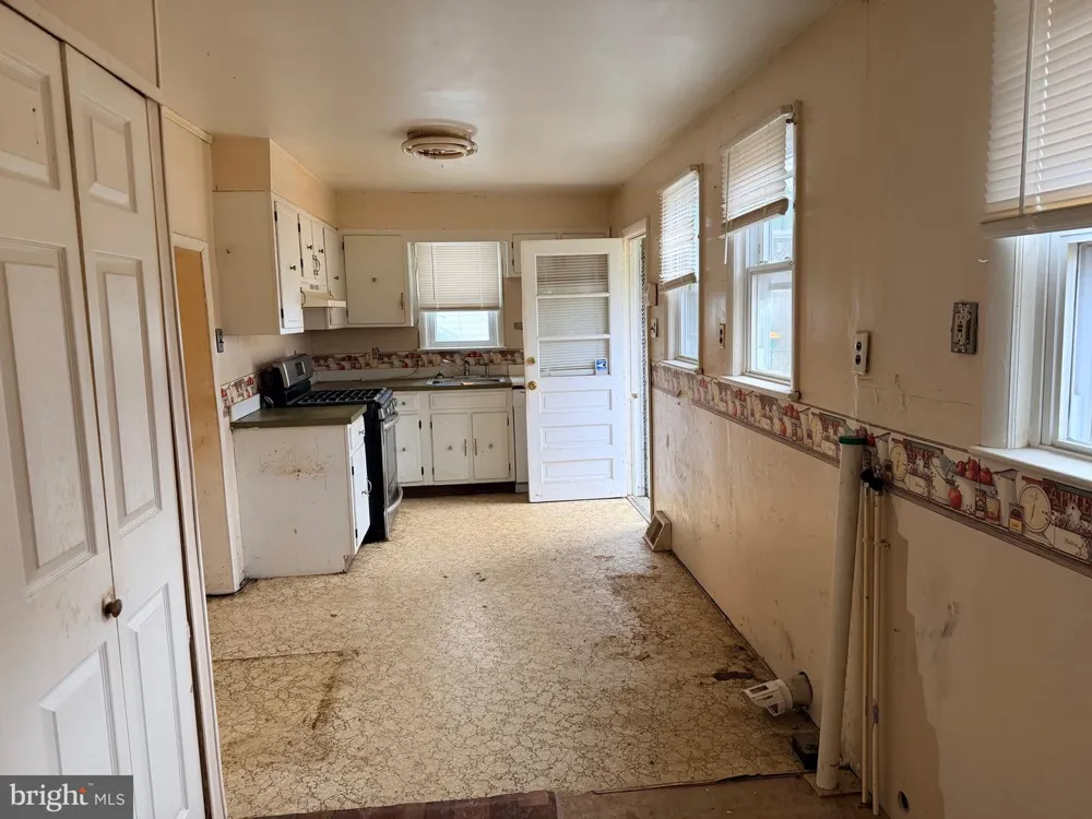 64 MAPLE AVENUE Cedarville, NJ 08311