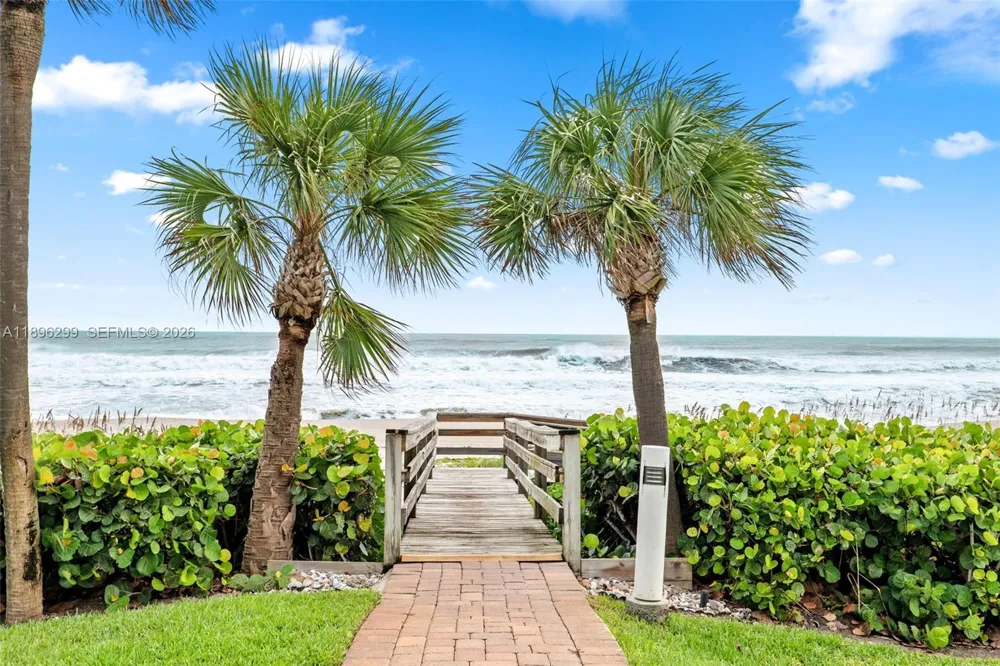 601 Miramar #107 Indialantic, FL 32903