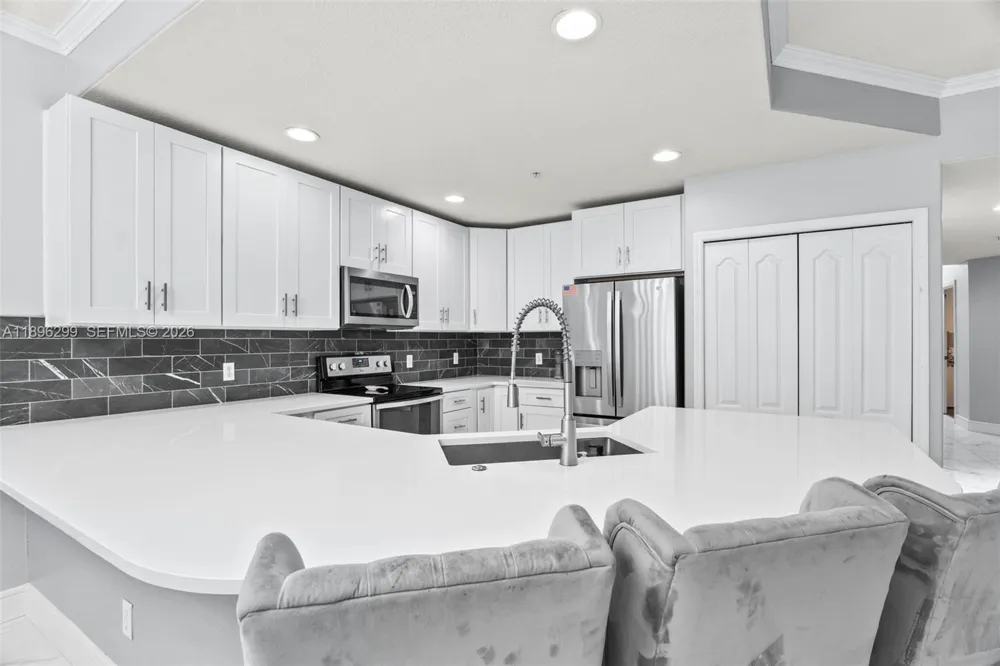 601 Miramar #107 Indialantic, FL 32903