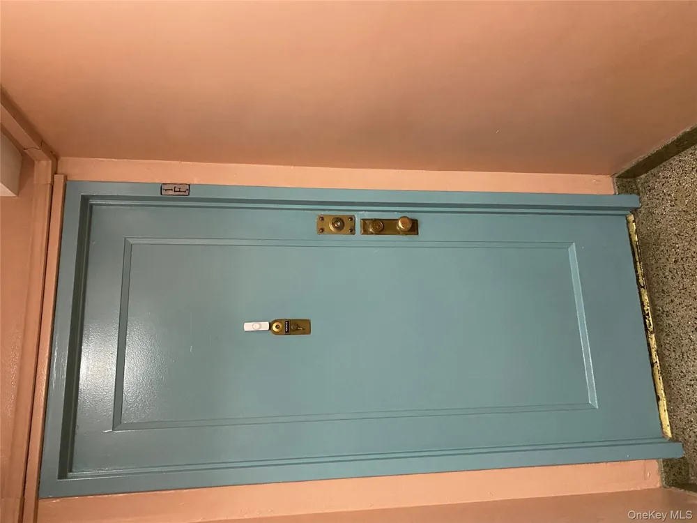 1469 West Avenue #1F Bronx, NY 10462