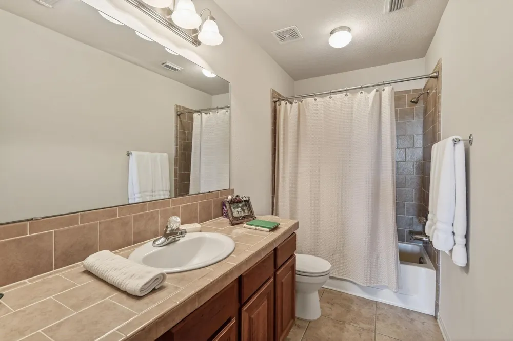 1797 County Road 261 Moulton, TX 77975