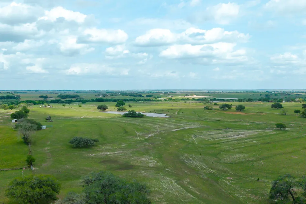 1797 County Road 261 Moulton, TX 77975