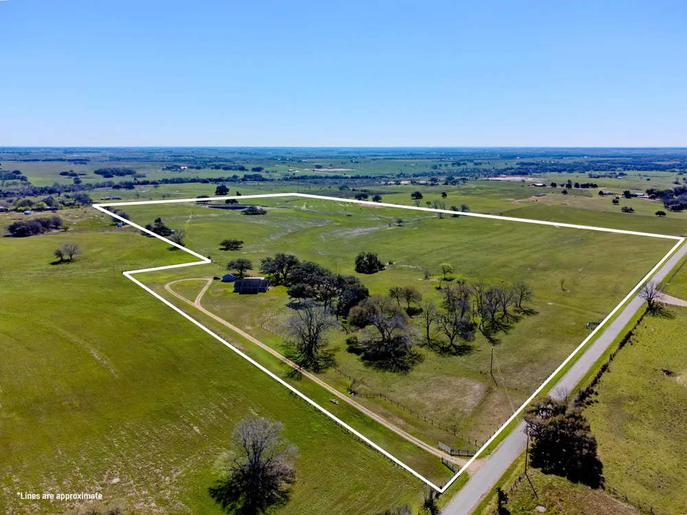 1797 County Road 261 Moulton, TX 77975
