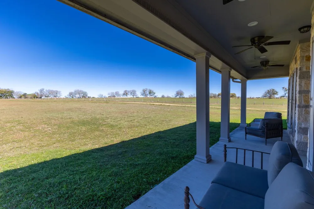1797 County Road 261 Moulton, TX 77975
