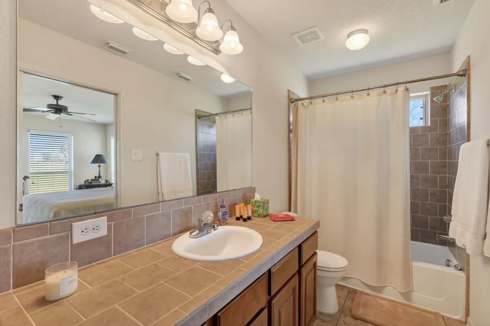 1797 County Road 261 Moulton, TX 77975