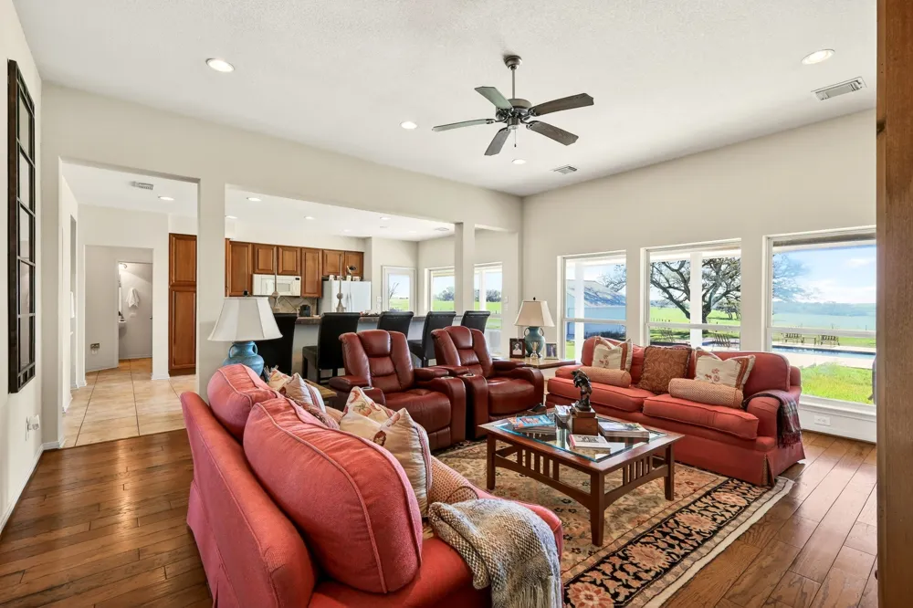 1797 County Road 261 Moulton, TX 77975